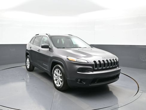 Used 2015 Jeep Cherokee Latitude AWD/4WD image 3