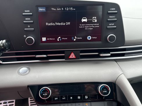 Certified 2025 Hyundai Elantra Sport image 27