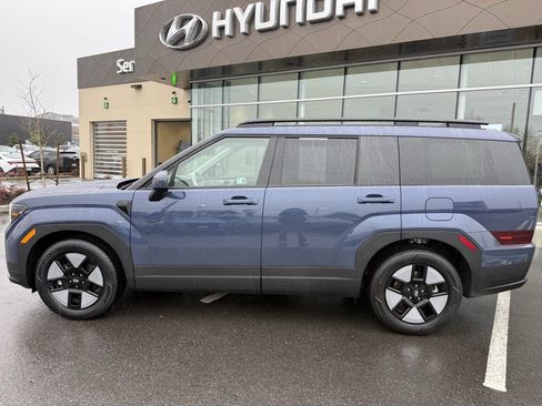 Used 2025 Hyundai Santa Fe SEL image 2