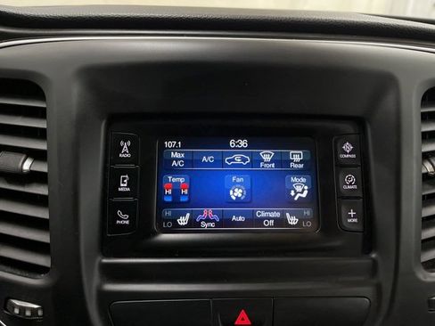 Used 2015 Chrysler 200 Limited w/ Convenience Group image 42