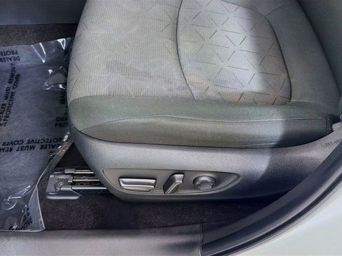 Used 2023 Toyota RAV4 AWD Hybrid image 20