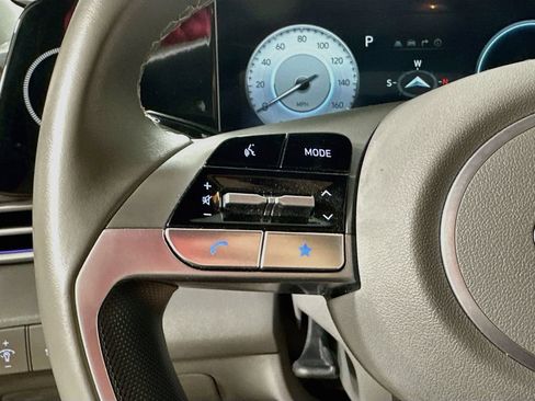 Used 2025 Hyundai Elantra SEL FWD image 24