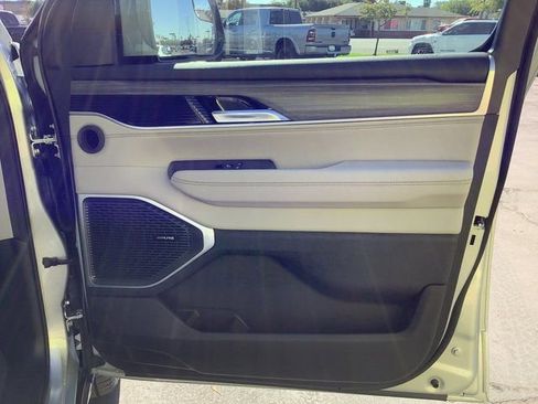 New 2023 Jeep Wagoneer Series III w/ Preferred Equipment Group image 46