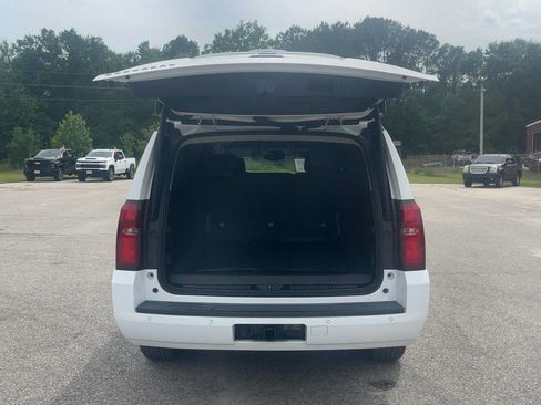 Used 2020 Chevrolet Suburban LT RWD image 13