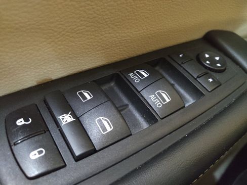 Used 2023 Chrysler Voyager LX FWD image 27