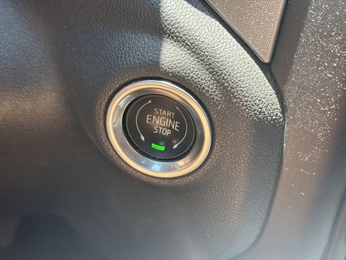 Used 2019 GMC Sierra 1500 SLT w/ SLT Premium Plus Package AWD/4WD image 17