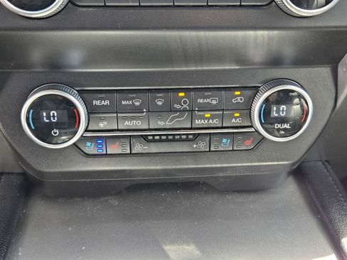 Used 2021 Ford Expedition XLT image 16