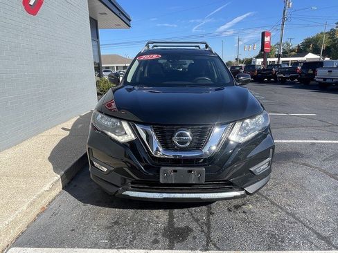Used 2019 Nissan Rogue SV image 3