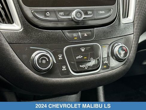Used 2024 Chevrolet Malibu LS FWD image 21