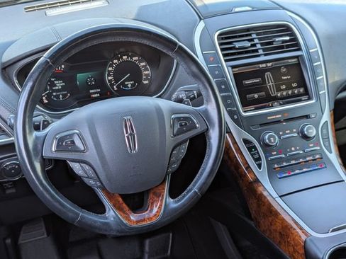 Used 2016 Lincoln MKX Reserve w/ Luxury Package FWD image 10