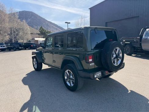 Used 2023 Jeep Wrangler Unlimited Sahara AWD/4WD image 13