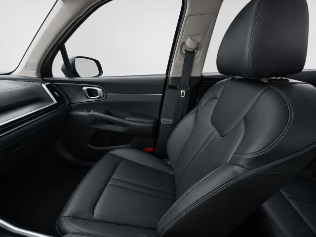 Used 2024 Kia Sorento S w/ Panoramic Sunroof Package FWD image 14
