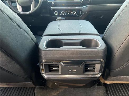 Used 2024 GMC Sierra 1500 Elevation image 19