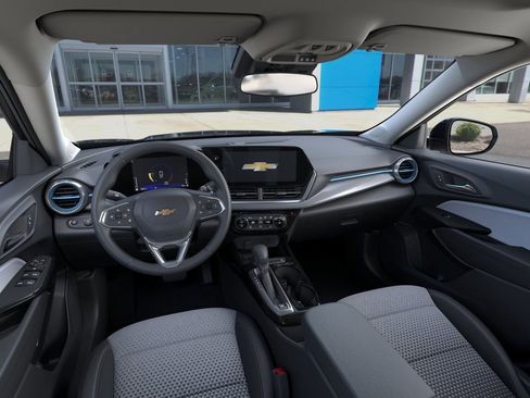 New 2026 Chevrolet Trax LT w/ Sunroof Package image 17