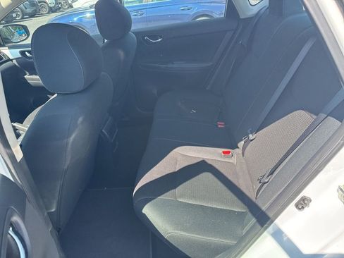 Used 2019 Nissan Sentra S FWD image 6