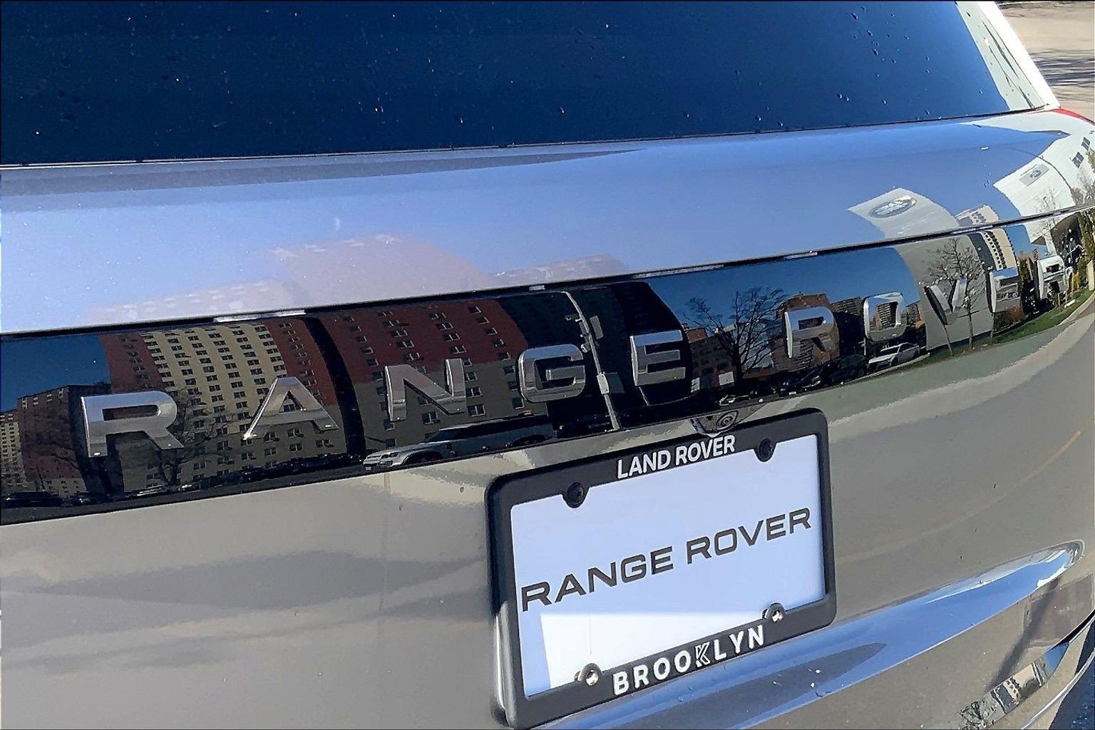 New 2026 Land Rover Range Rover Long Wheelbase SE AWD/4WD image 15