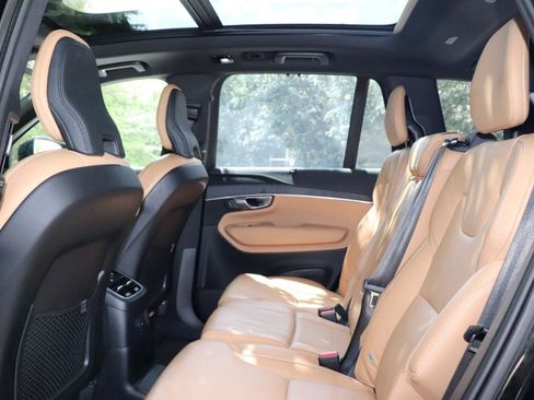 Used 2023 Volvo XC90 T8 Ultimate AWD/4WD image 16