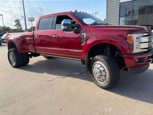 Used 2019 Ford F350 Platinum w/ Platinum Ultimate Package AWD/4WD image 2