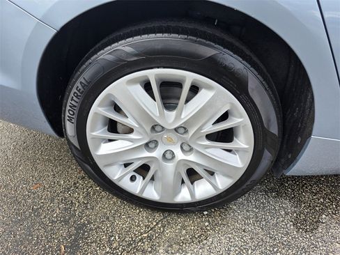 Used 2014 Chevrolet Impala LS w/ LS Convenience Package image 16