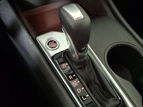 Used 2022 Nissan Altima 2.5 S FWD image 16