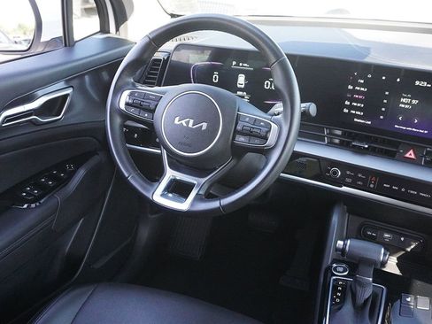 Used 2023 Kia Sportage EX FWD image 32
