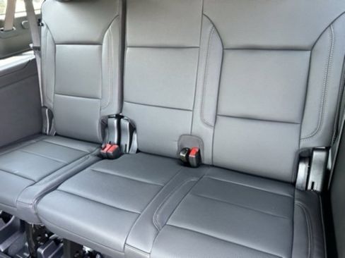 New 2026 Chevrolet Suburban High Country image 17