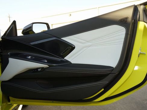 Used 2023 Chevrolet Corvette Z06 w/ Z07 Performance Package image 15