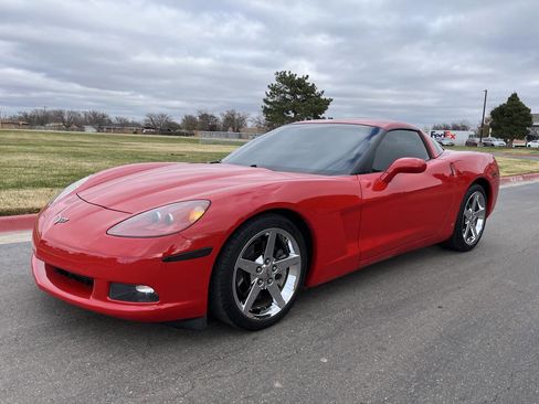 Used 2008 Chevrolet Corvette Coupe w/ Preferred Equipment Group image 3