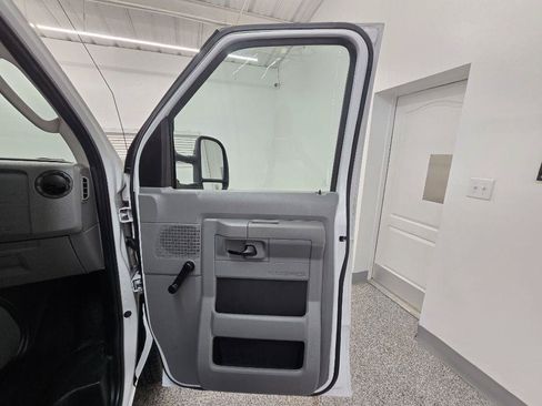 Used 2012 Ford E-150 and Econoline 150 RWD image 24