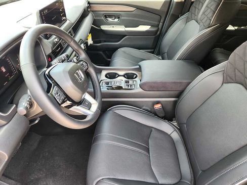 Used 2026 Honda Pilot Elite image 12