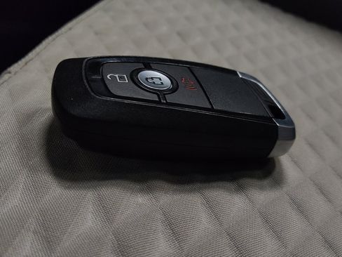 Used 2020 Ford Escape SE FWD image 32