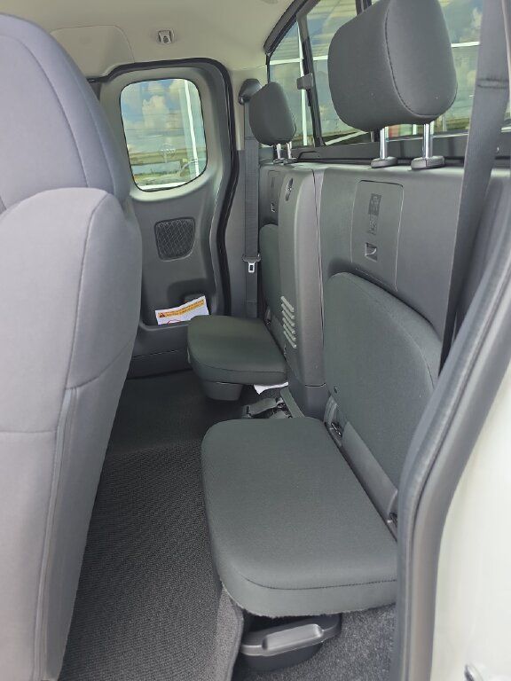 New 2027 Nissan Frontier S RWD image 3