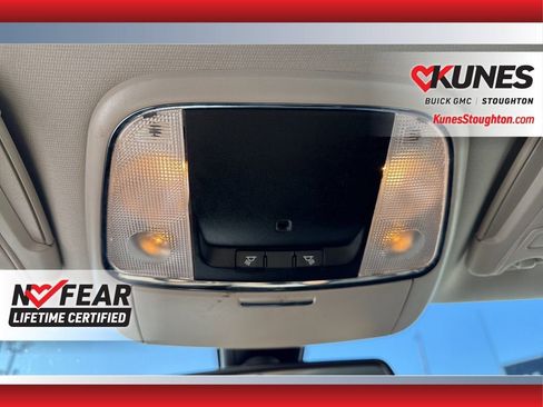 Used 2022 Chrysler 300 Touring image 33