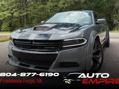 Used 2018 Dodge Charger R/T RWD image 1