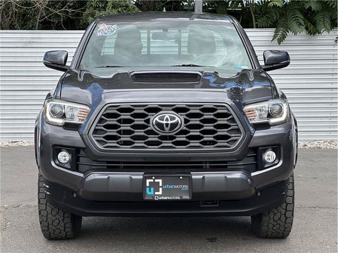 Used 2017 Toyota Tacoma TRD Sport w/ Tow Package (A/T) AWD/4WD image 7