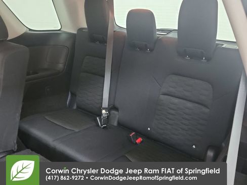 Used 2025 Nissan Pathfinder SV FWD image 29