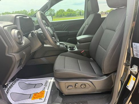 Used 2024 Chevrolet Colorado Trail Boss w/ Technology Package AWD/4WD image 25