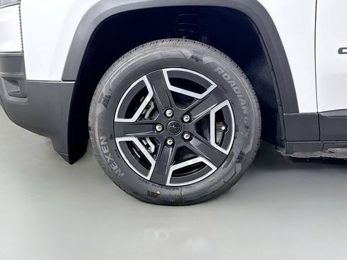 New 2026 Jeep Cherokee Laredo AWD/4WD image 32