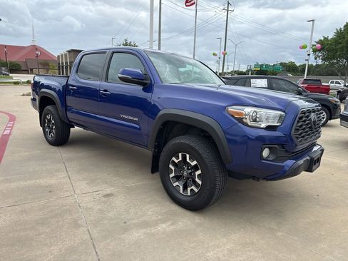 Used 2022 Toyota Tacoma TRD Off-Road image 8