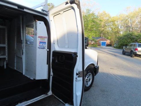 Used 2016 GMC Savana 2500 RWD image 15