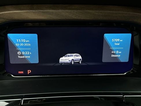 Certified 2025 Volkswagen Atlas SE image 16