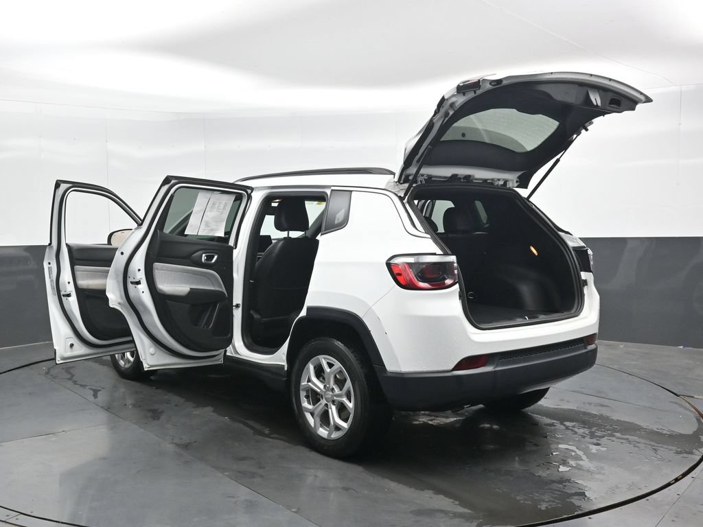Used 2024 Jeep Compass Latitude AWD/4WD image 45