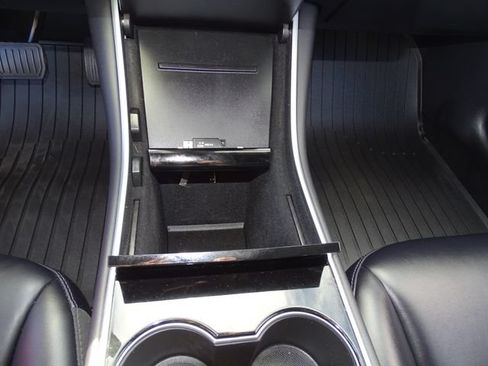 Used 2018 Tesla Model 3 Long Range RWD image 12