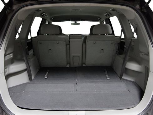 Used 2013 Toyota Highlander FWD image 11