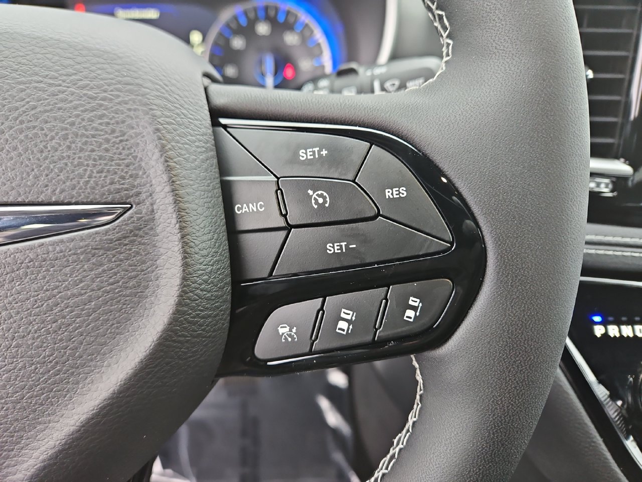 New 2026 Chrysler Pacifica Select w/ S Appearance Package AWD/4WD image 31