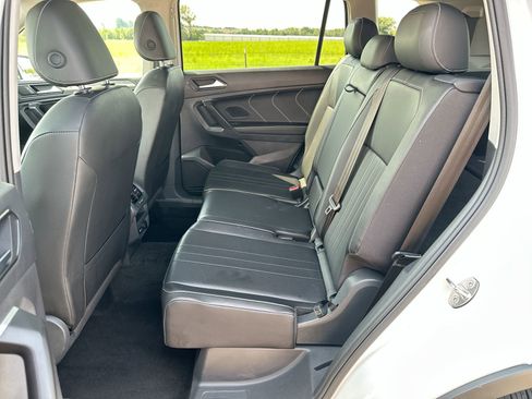 Used 2024 Volkswagen Tiguan SE image 21