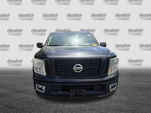 Used 2017 Nissan Titan S image 6