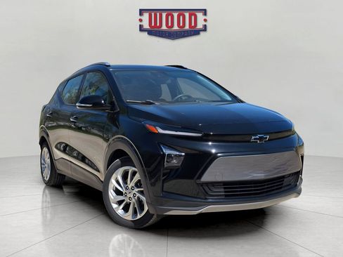Used 2023 Chevrolet Bolt EUV LT w/ Driver Confidence Package image 1