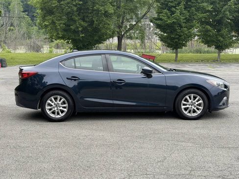 Used 2015 MAZDA MAZDA3 i Touring w/ Technology Package FWD image 4