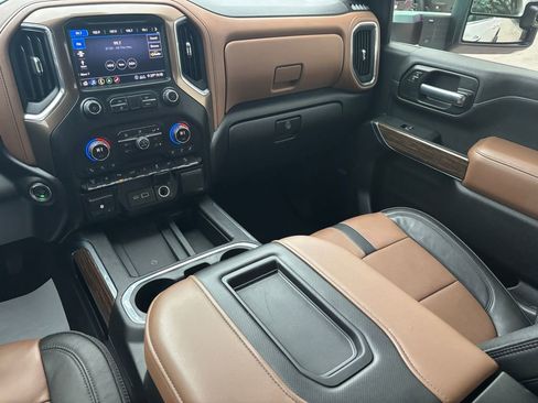 Used 2020 Chevrolet Silverado 2500 High Country w/ Z71 Off-Road Package image 31